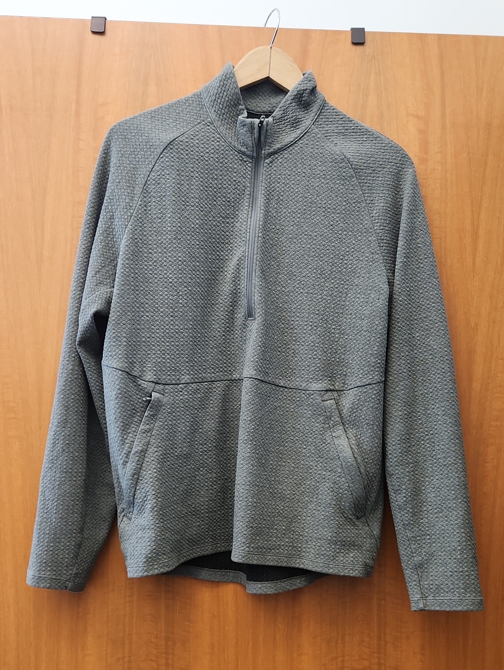 Lululemon At Ease Half Zip Pullover Size Medium